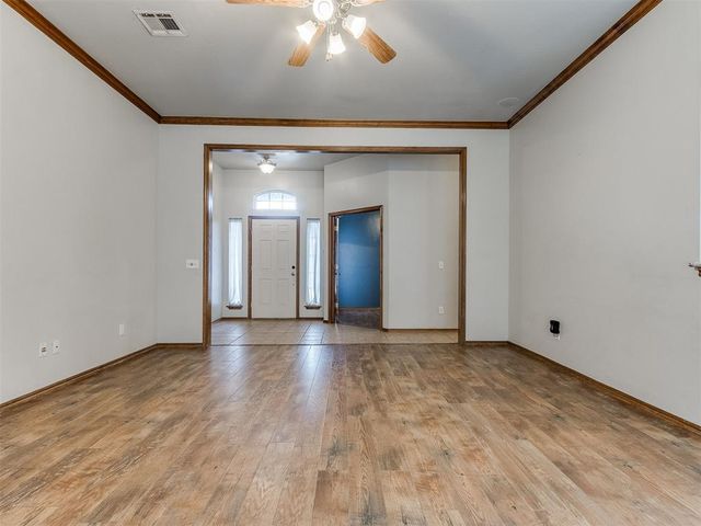 3917 Pamela Lane, Yukon, OK 73099