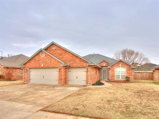 3917 Pamela Lane, Yukon, OK 73099
