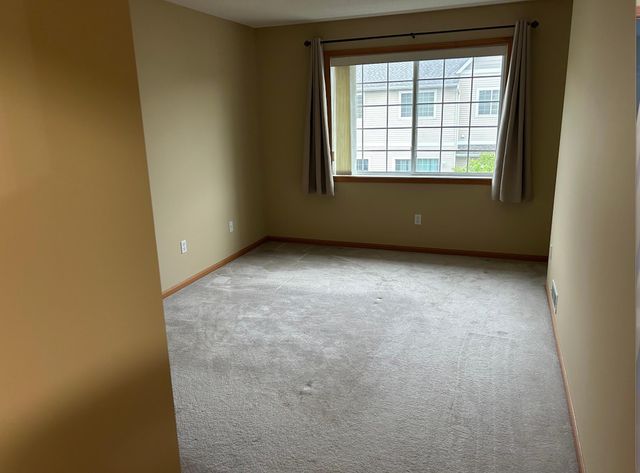 454 Willoughby Way W, Hopkins, MN 55305