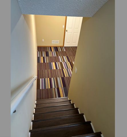 454 Willoughby Way W, Hopkins, MN 55305