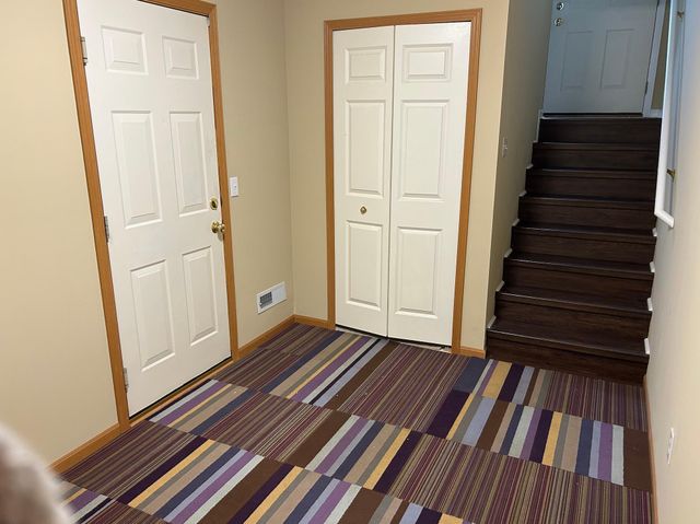 454 Willoughby Way W, Hopkins, MN 55305