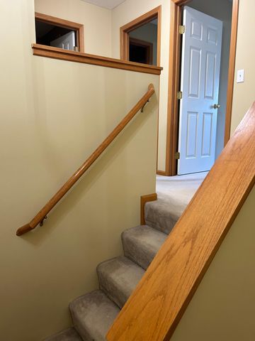 454 Willoughby Way W, Hopkins, MN 55305