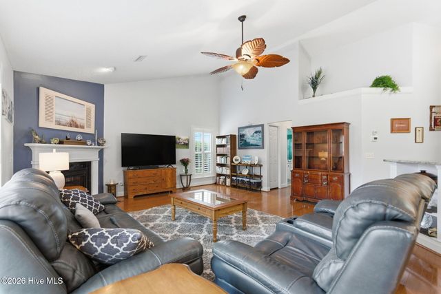 206 Heartwood Drive, Hampstead, NC 28443