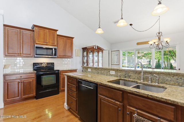 206 Heartwood Drive, Hampstead, NC 28443