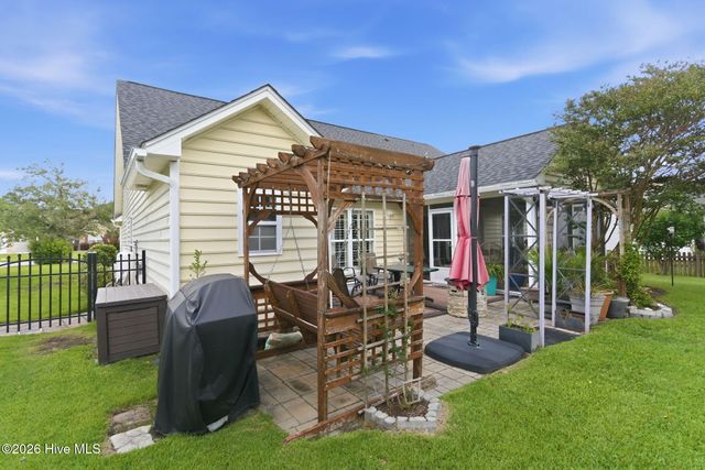206 Heartwood Drive, Hampstead, NC 28443