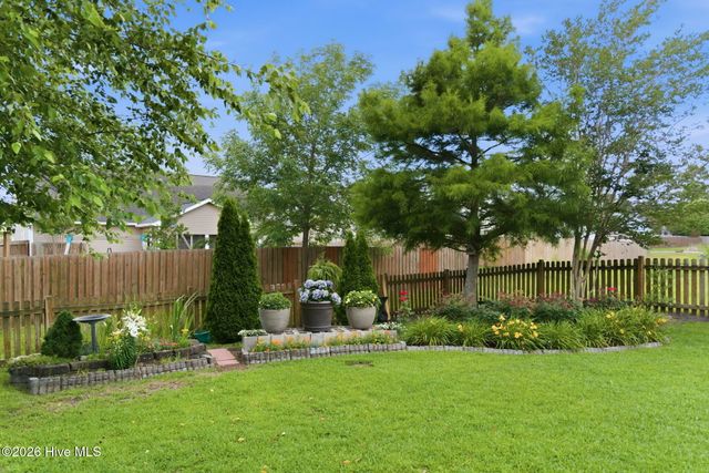 206 Heartwood Drive, Hampstead, NC 28443