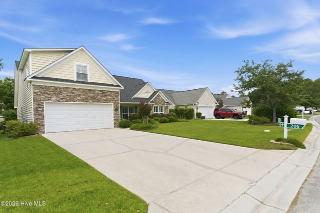 206 Heartwood Drive, Hampstead, NC 28443