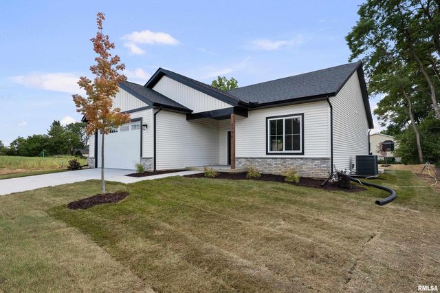 4730 WILLOW Circle, Davenport, IA 52806