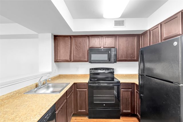 9829 Walnut Street Condo O114, Dallas, TX 75243