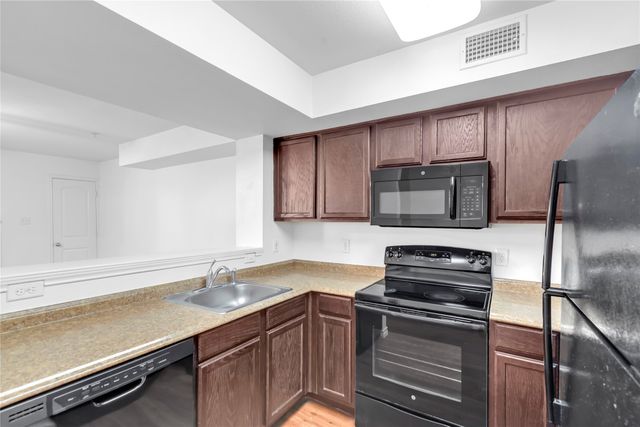 9829 Walnut Street Condo O114, Dallas, TX 75243