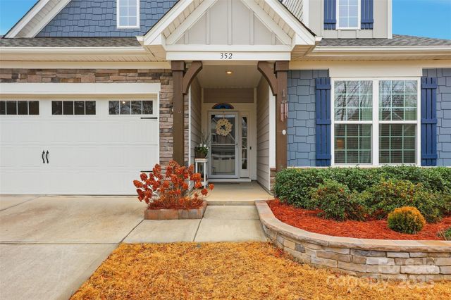 352 Picasso Trail, Mount Holly, NC 28120