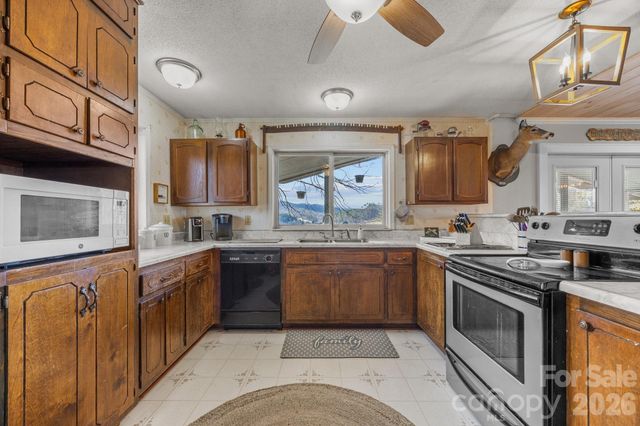 774 Belleview Road, Franklin, NC 28734