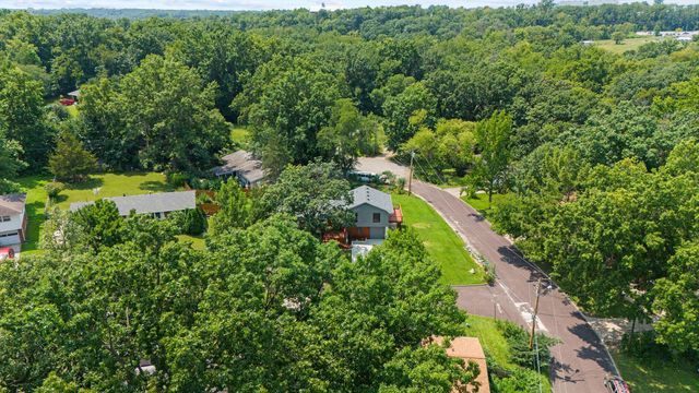 2002 WOODLEA DR, Columbia, MO 65201
