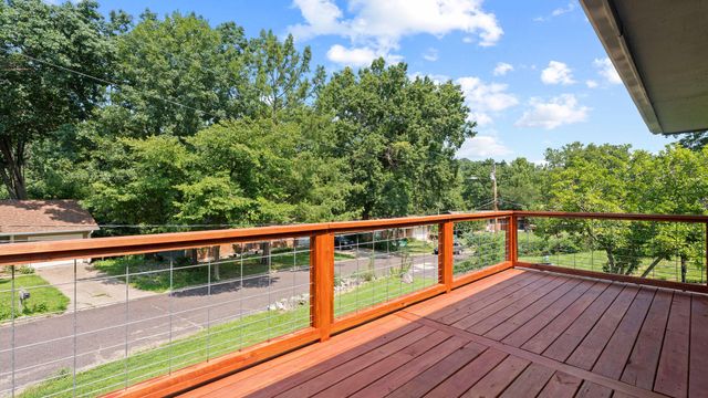 2002 WOODLEA DR, Columbia, MO 65201