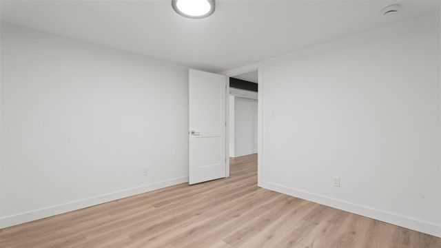 2002 WOODLEA DR, Columbia, MO 65201