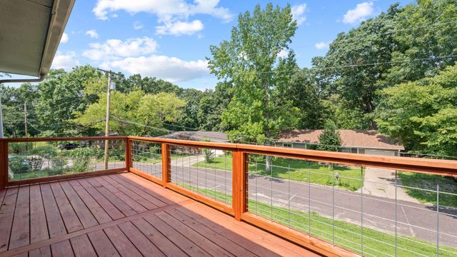 2002 WOODLEA DR, Columbia, MO 65201
