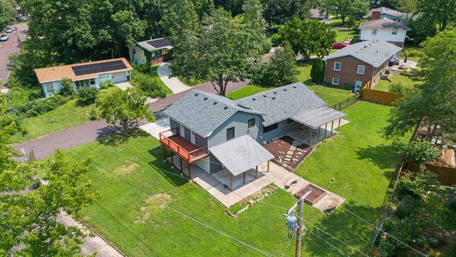 2002 WOODLEA DR, Columbia, MO 65201
