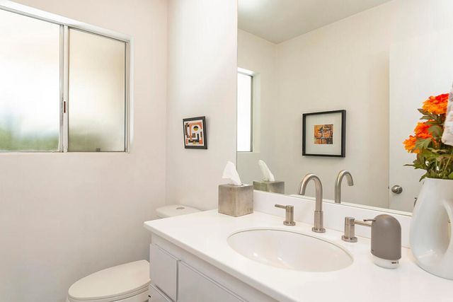 2030 S Joshua Tree Place, Palm Springs, CA 92264