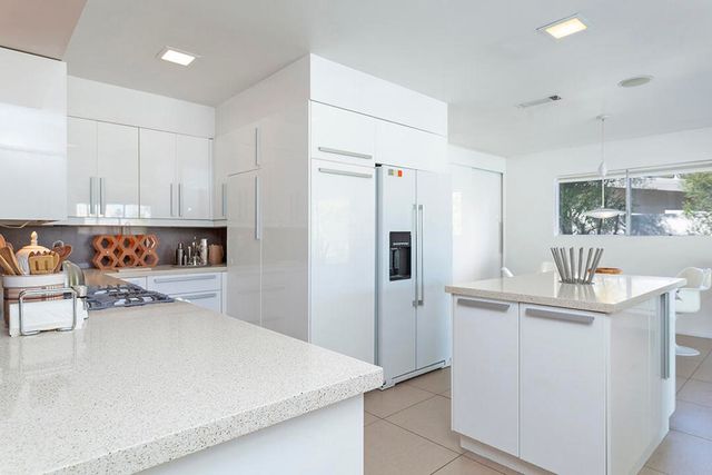 2030 S Joshua Tree Place, Palm Springs, CA 92264