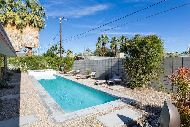 2030 S Joshua Tree Place, Palm Springs, CA 92264