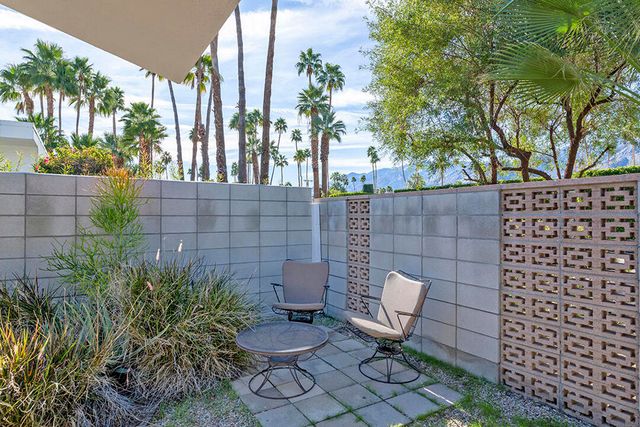 2030 S Joshua Tree Place, Palm Springs, CA 92264