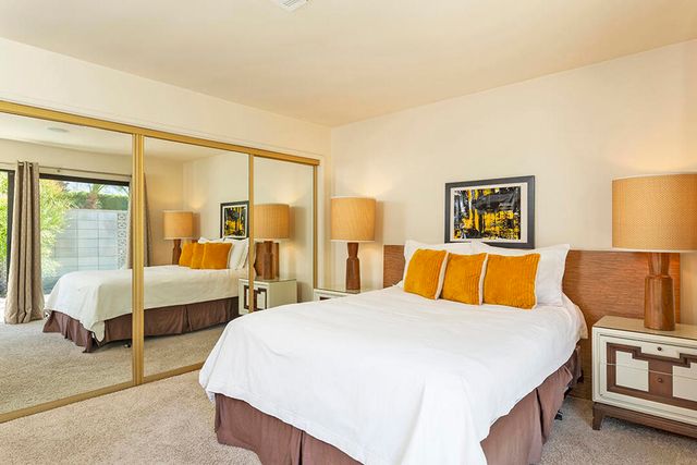 2030 S Joshua Tree Place, Palm Springs, CA 92264