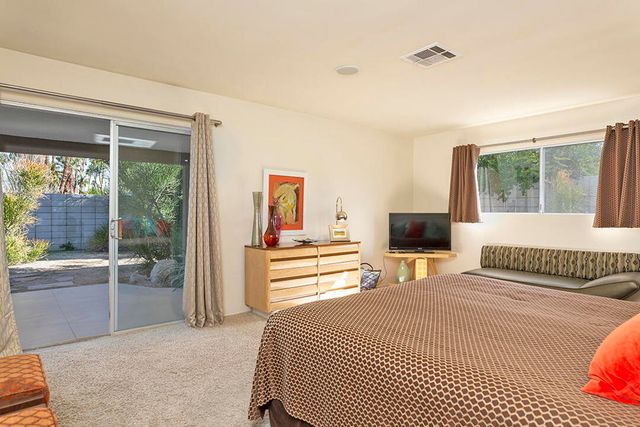 2030 S Joshua Tree Place, Palm Springs, CA 92264