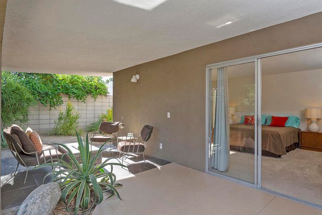 2030 S Joshua Tree Place, Palm Springs, CA 92264