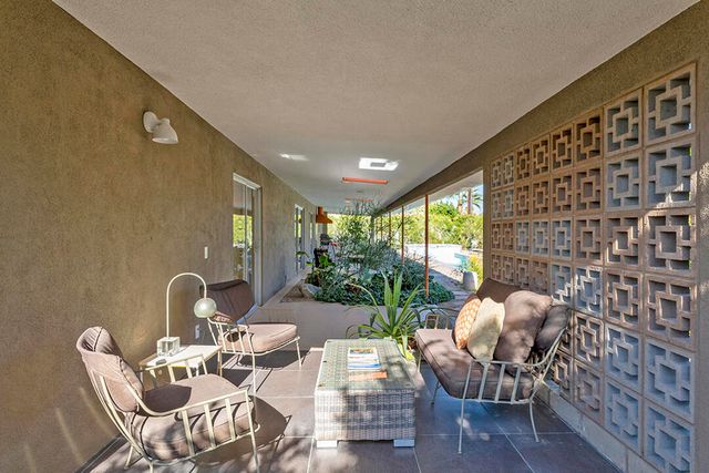2030 S Joshua Tree Place, Palm Springs, CA 92264