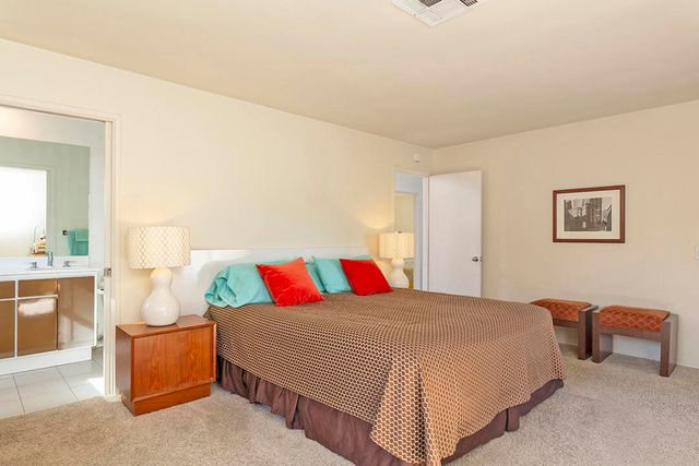 2030 S Joshua Tree Place, Palm Springs, CA 92264