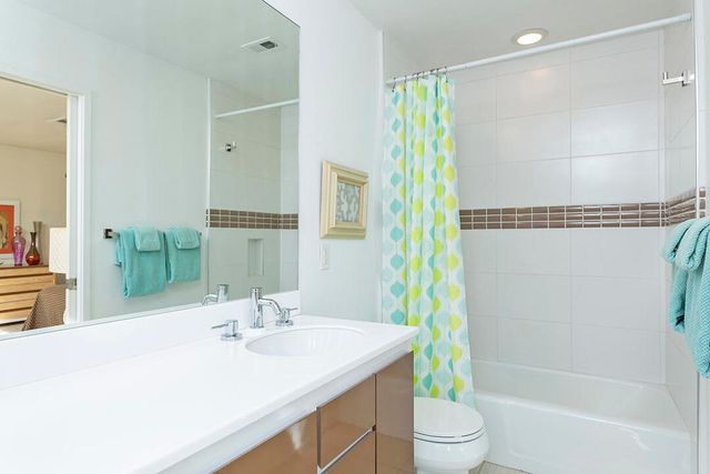 2030 S Joshua Tree Place, Palm Springs, CA 92264