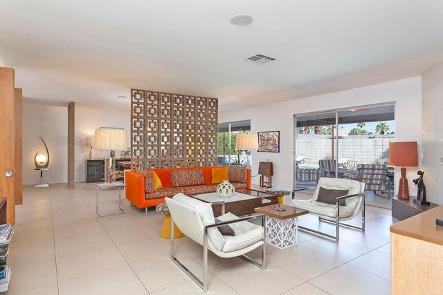 2030 S Joshua Tree Place, Palm Springs, CA 92264