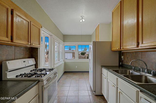 4308 OXFORD Avenue, El Paso, TX 79903