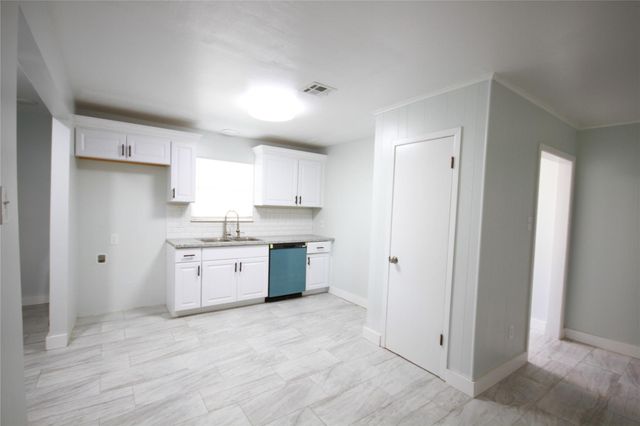 402 Alice Lane, Deer Park, TX 77536