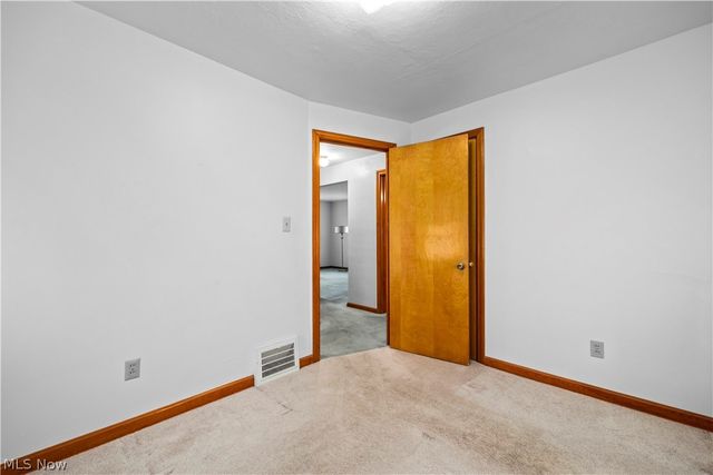 137 Lafayette Street, Elyria, OH 44035