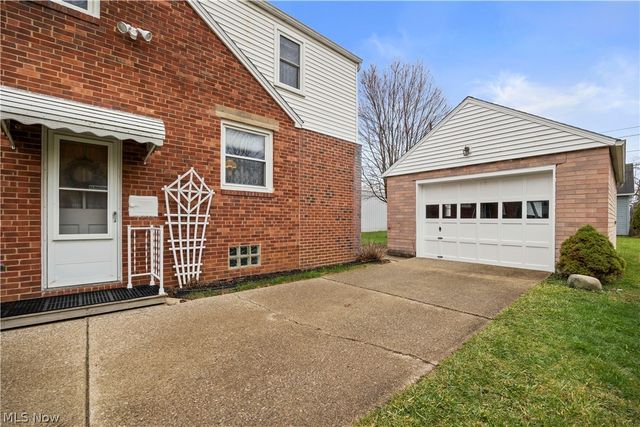 137 Lafayette Street, Elyria, OH 44035