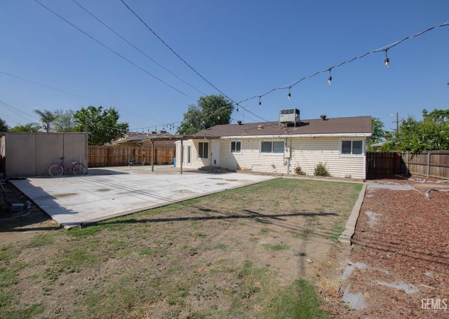 1704 Anita Lane, Bakersfield, CA 93304