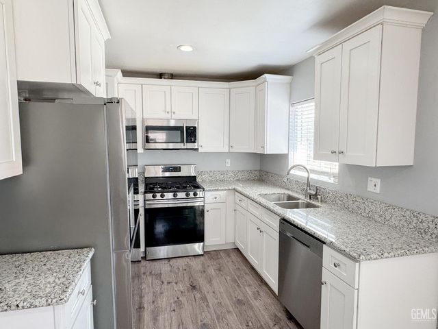 1704 Anita Lane, Bakersfield, CA 93304