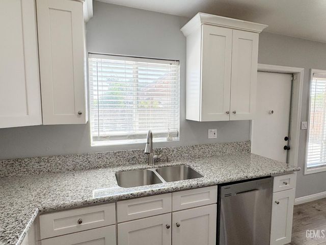 1704 Anita Lane, Bakersfield, CA 93304