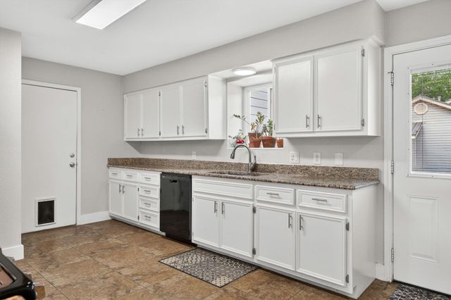 12212 Mustang DR, Buda, TX 78610