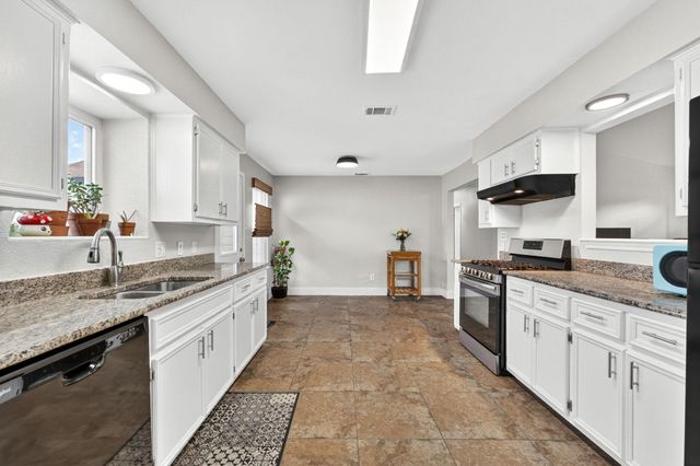 12212 Mustang DR, Buda, TX 78610