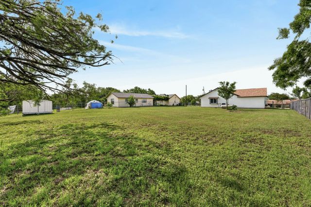 12212 Mustang DR, Buda, TX 78610