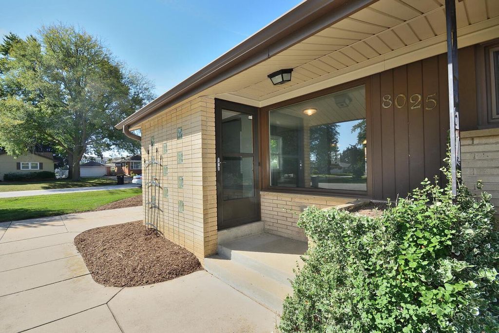 8025 N 62nd STREET, Brown Deer, WI 53223