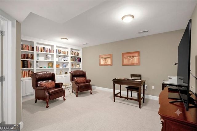 5464 Glenridge View NE, Atlanta, GA 30342