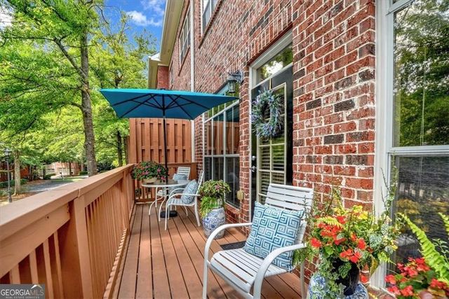 5464 Glenridge View NE, Atlanta, GA 30342