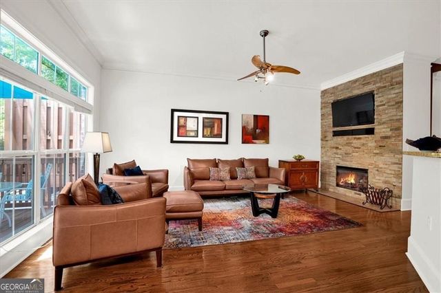 5464 Glenridge View NE, Atlanta, GA 30342
