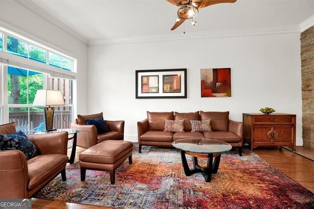 5464 Glenridge View NE, Atlanta, GA 30342