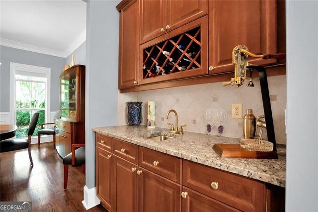 5464 Glenridge View NE, Atlanta, GA 30342