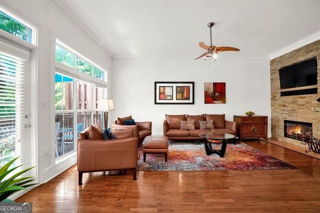 5464 Glenridge View NE, Atlanta, GA 30342