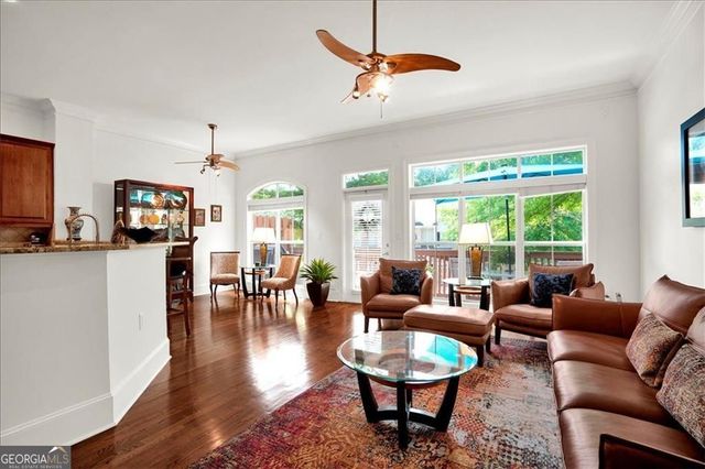 5464 Glenridge View NE, Atlanta, GA 30342